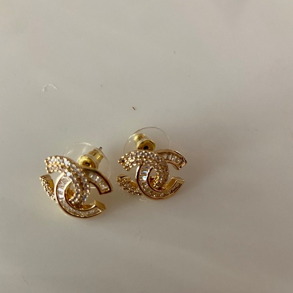 Chanel earring - Picture 2 of 4